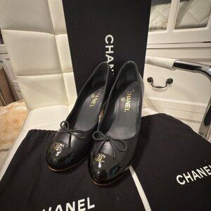 Chanel Women's Black Pumps
